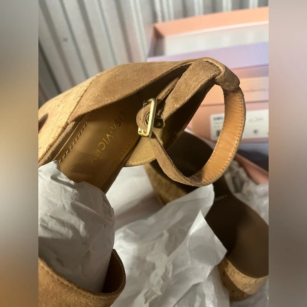 NWT Lisa Vicky Platform Cork Wedge Sandal in Cognac Suede - Size 6.5